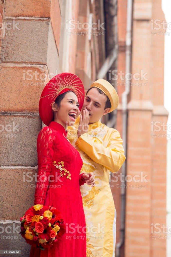 https://dttx.qbu.edu.vn/wp-content/uploads/sites/50/2023/06/lovely-wedding-shot-of-mixed-race-couple-picture-id941792742.jpg